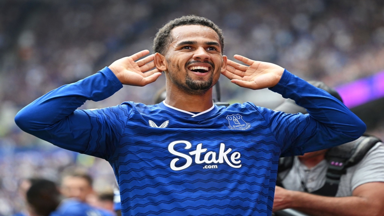 الهلال يخطط لتعزيز صفوفه بتقديم عرض مغرٍ للتعاقد مع النجم ندياي